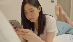 Xinh đẹp nhưng vẫn bị anh xã cắm sừng, người vợ buồn tình cho anh giao hàng làm tình luôn
